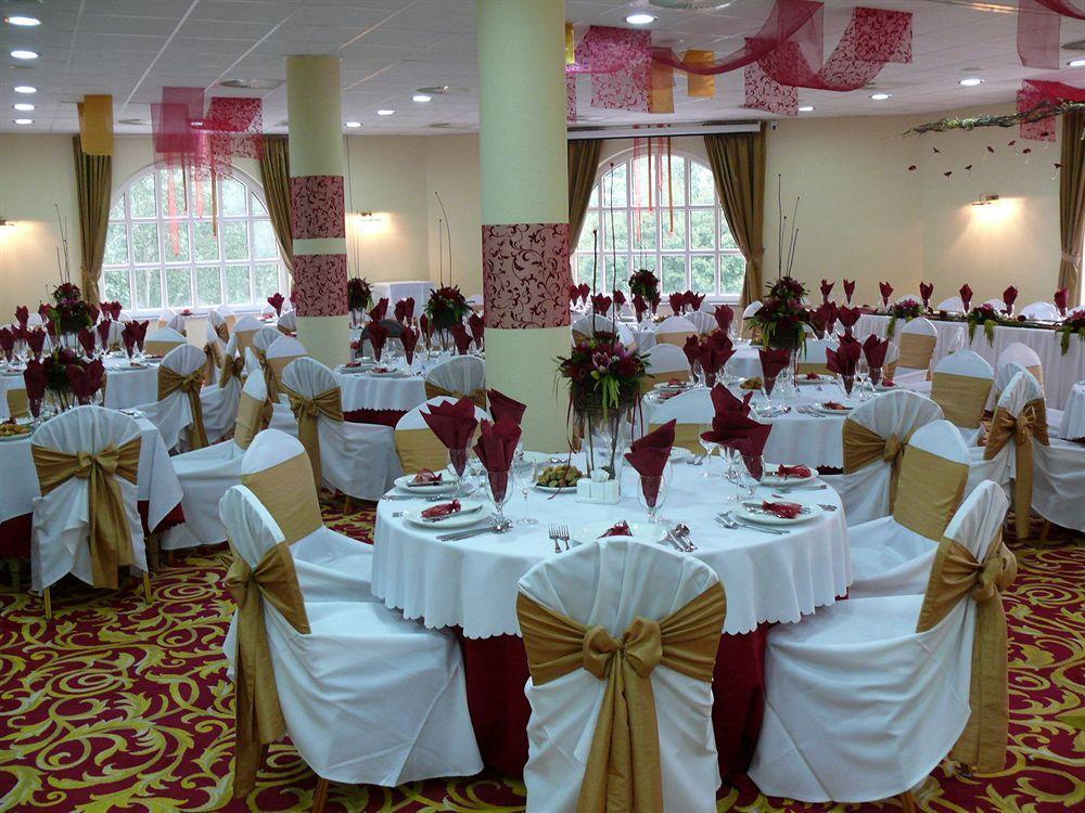 Hotel Bellevue אסטרגום מראה חיצוני תמונה
