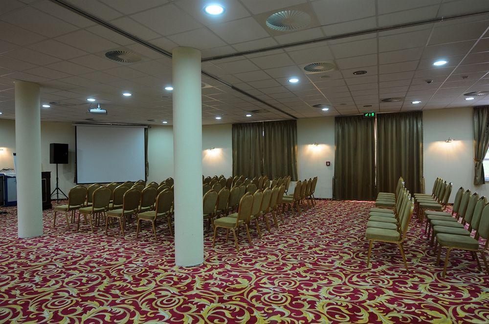 Hotel Bellevue אסטרגום מראה חיצוני תמונה