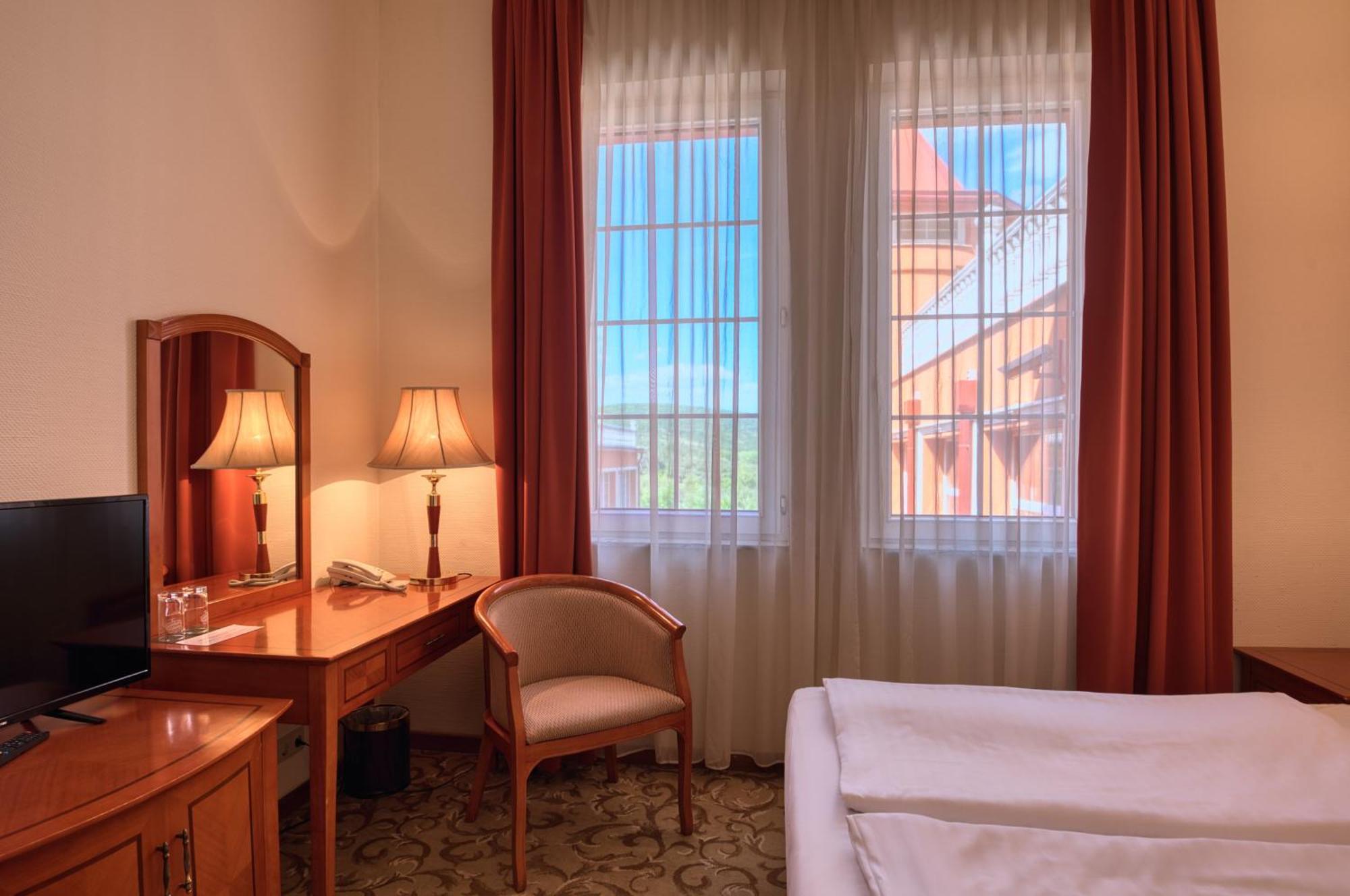 Hotel Bellevue אסטרגום מראה חיצוני תמונה