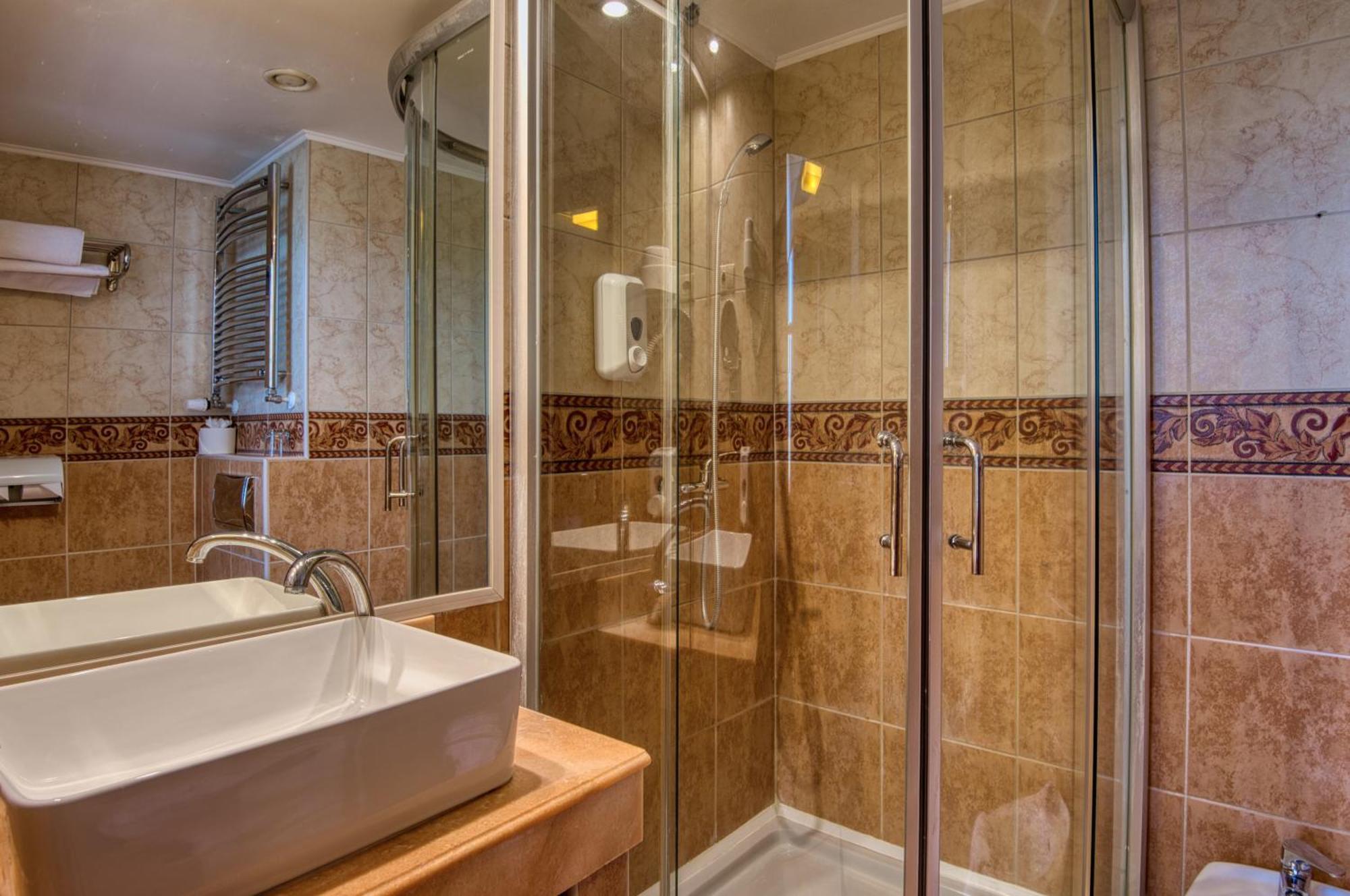 Hotel Bellevue אסטרגום מראה חיצוני תמונה
