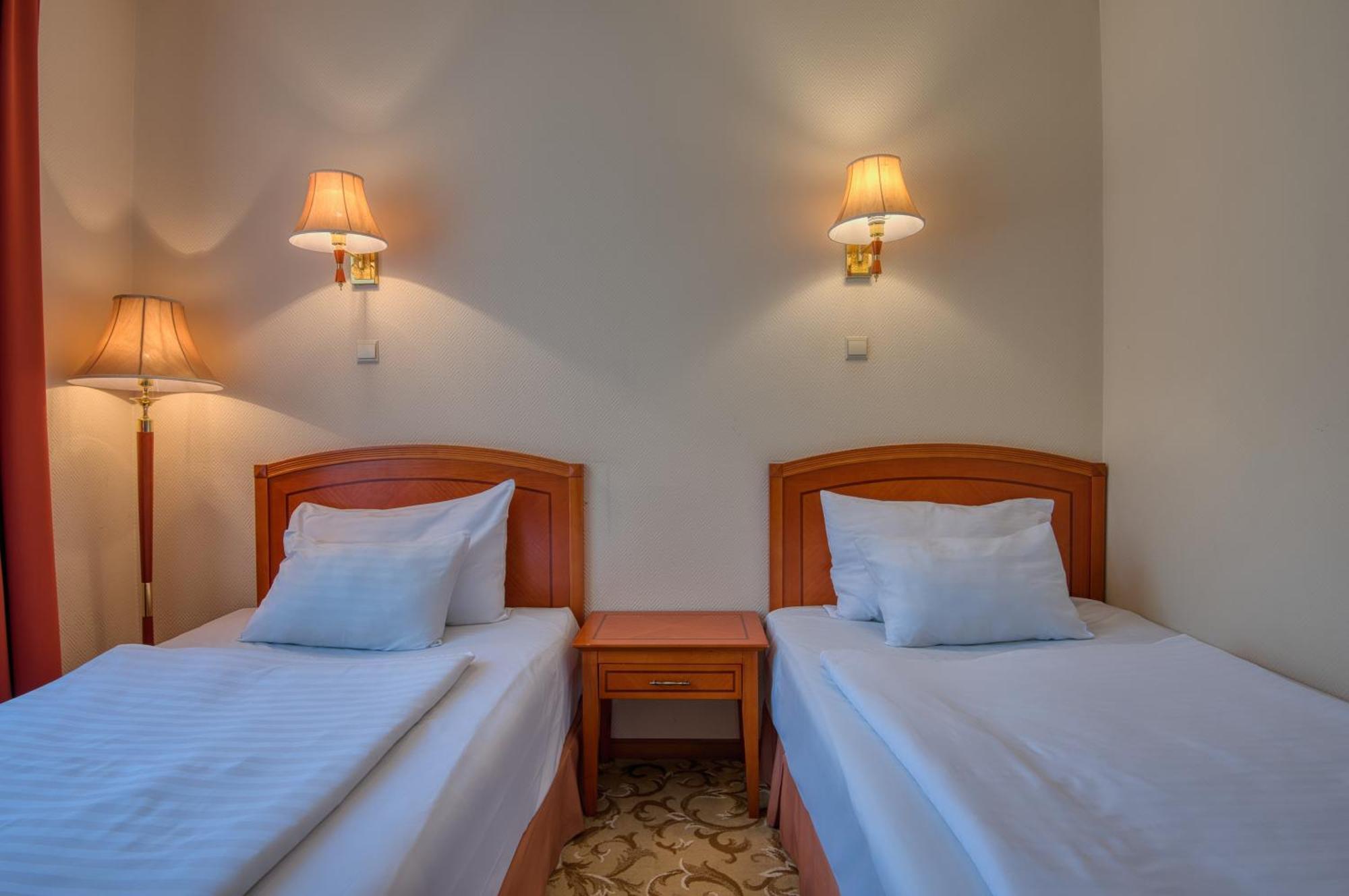 Hotel Bellevue אסטרגום חדר תמונה