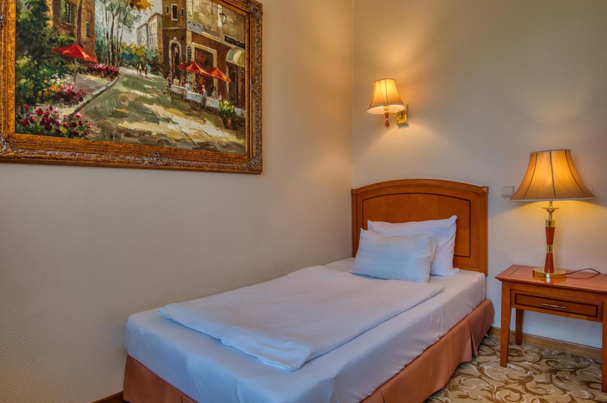 Hotel Bellevue אסטרגום חדר תמונה