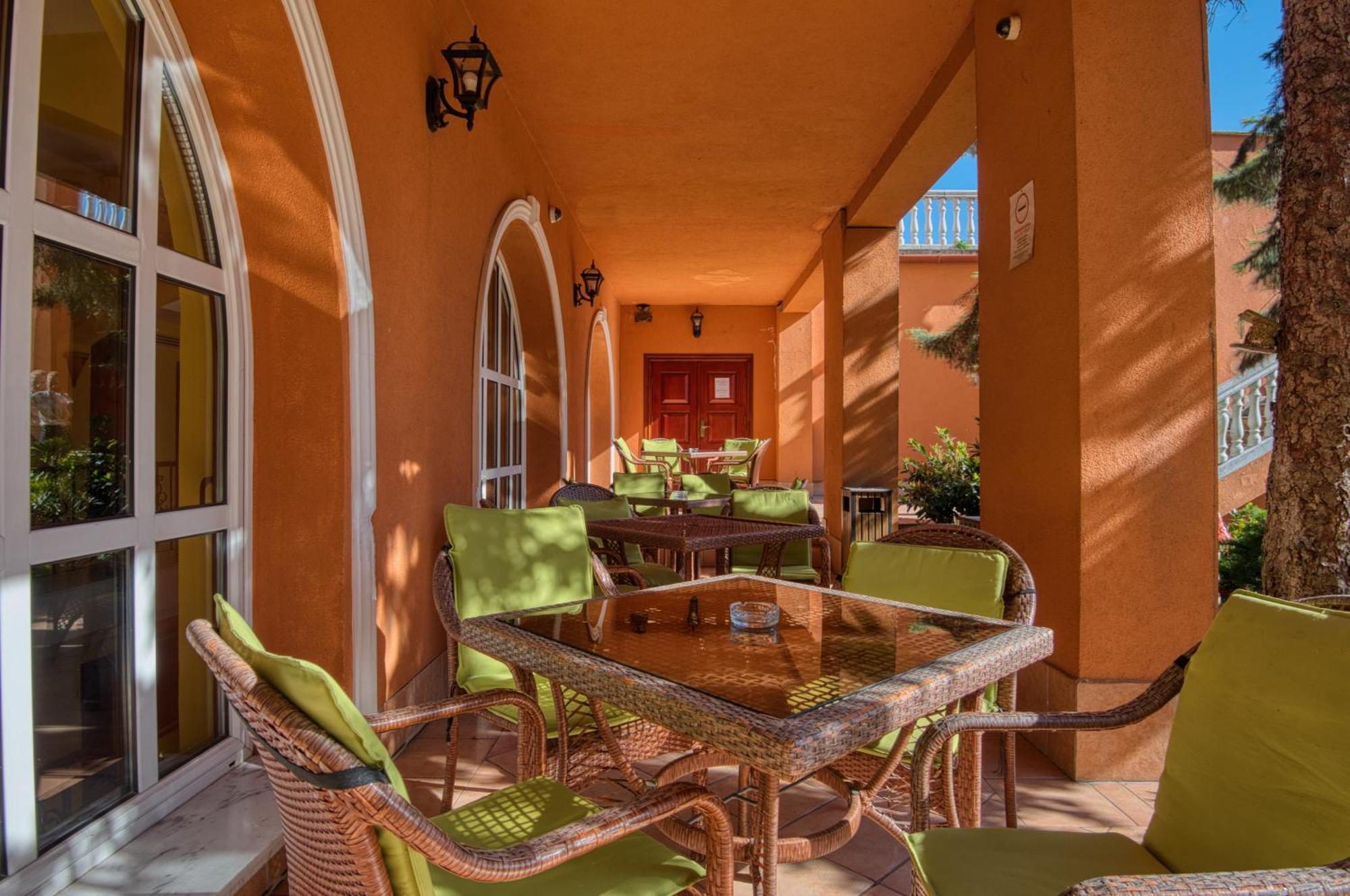 Hotel Bellevue אסטרגום מראה חיצוני תמונה