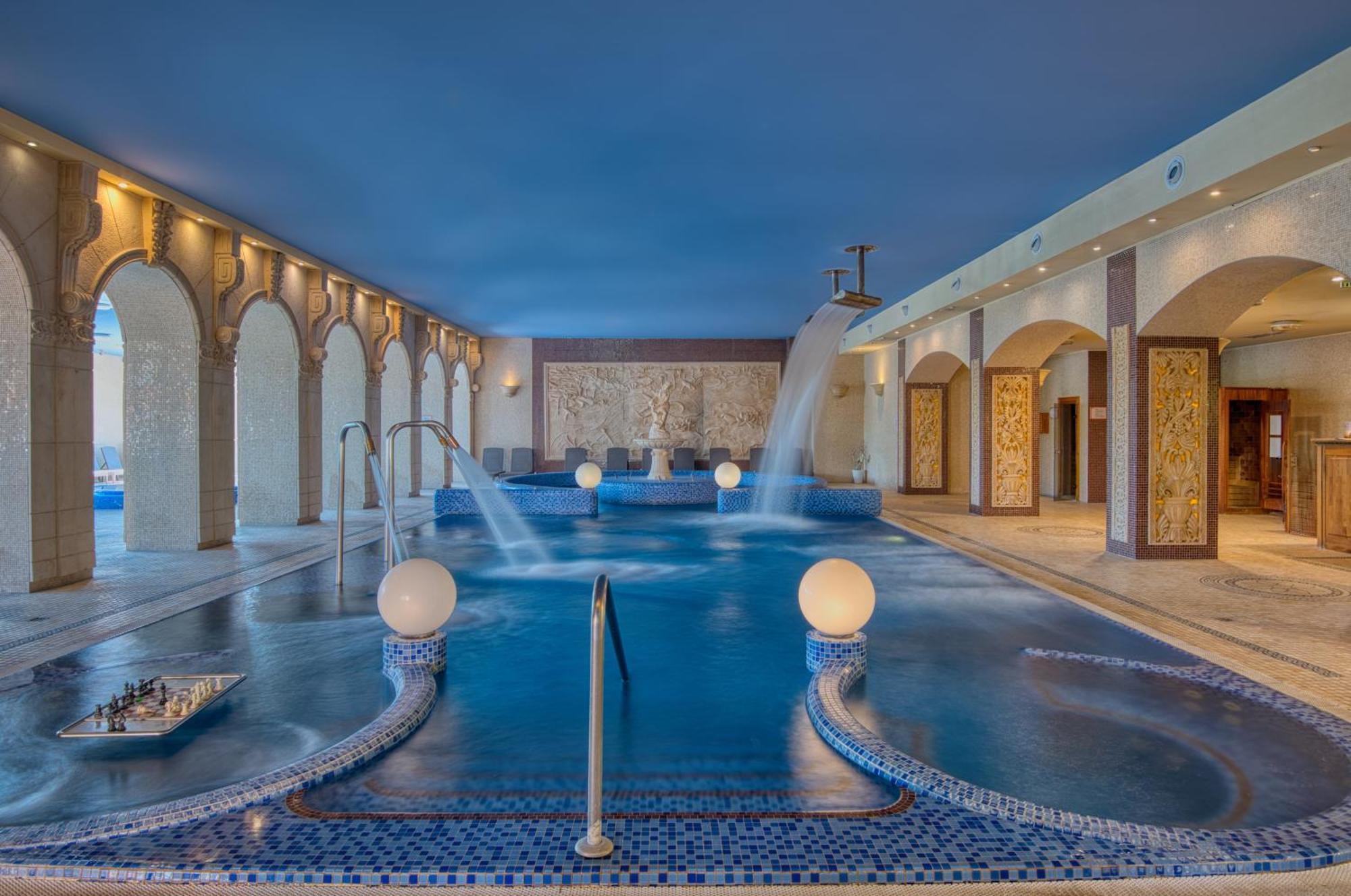 Hotel Bellevue אסטרגום מראה חיצוני תמונה