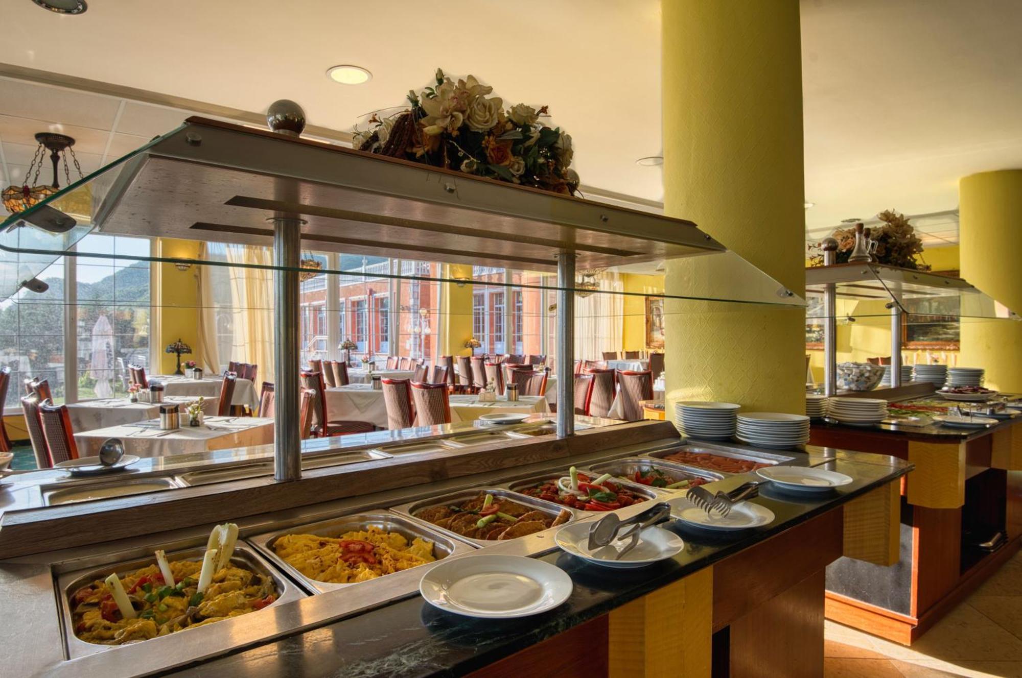 Hotel Bellevue אסטרגום מראה חיצוני תמונה