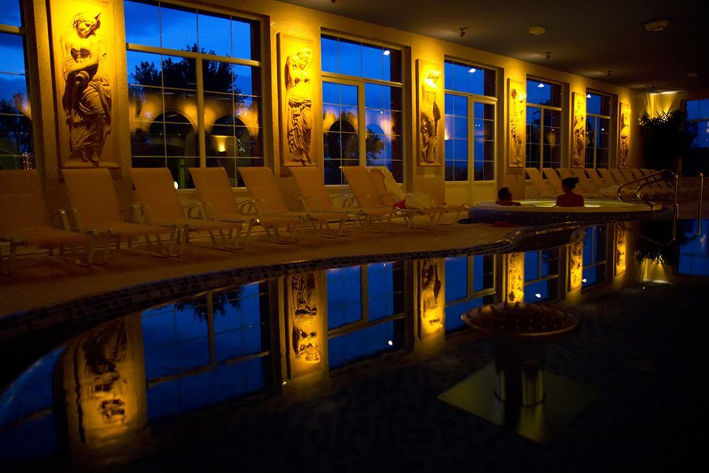 Hotel Bellevue אסטרגום מראה חיצוני תמונה