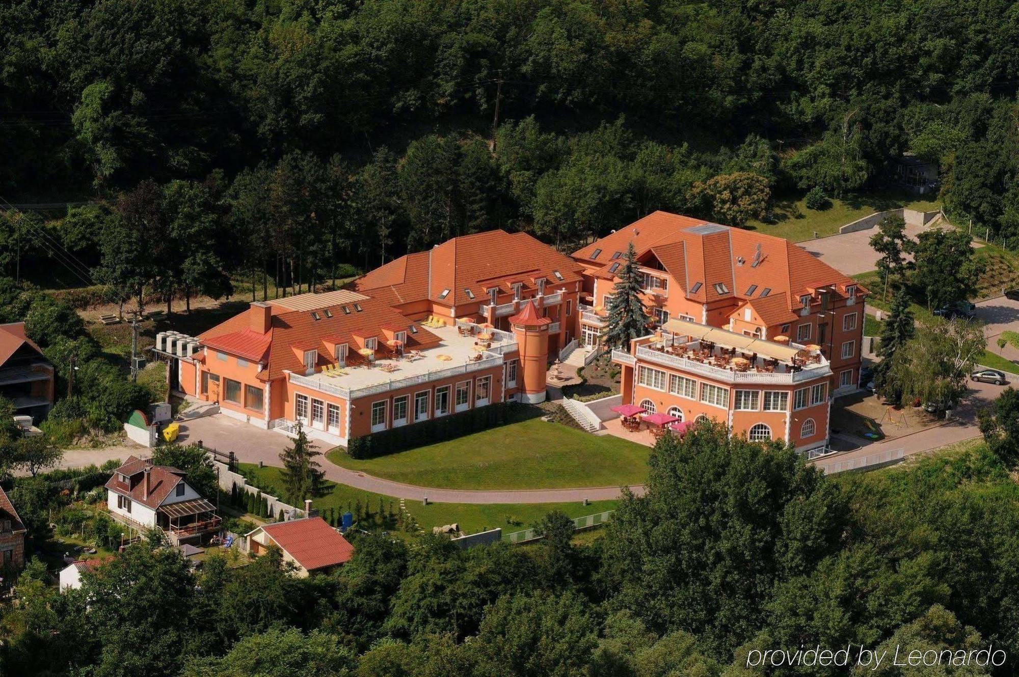 Hotel Bellevue אסטרגום מראה חיצוני תמונה